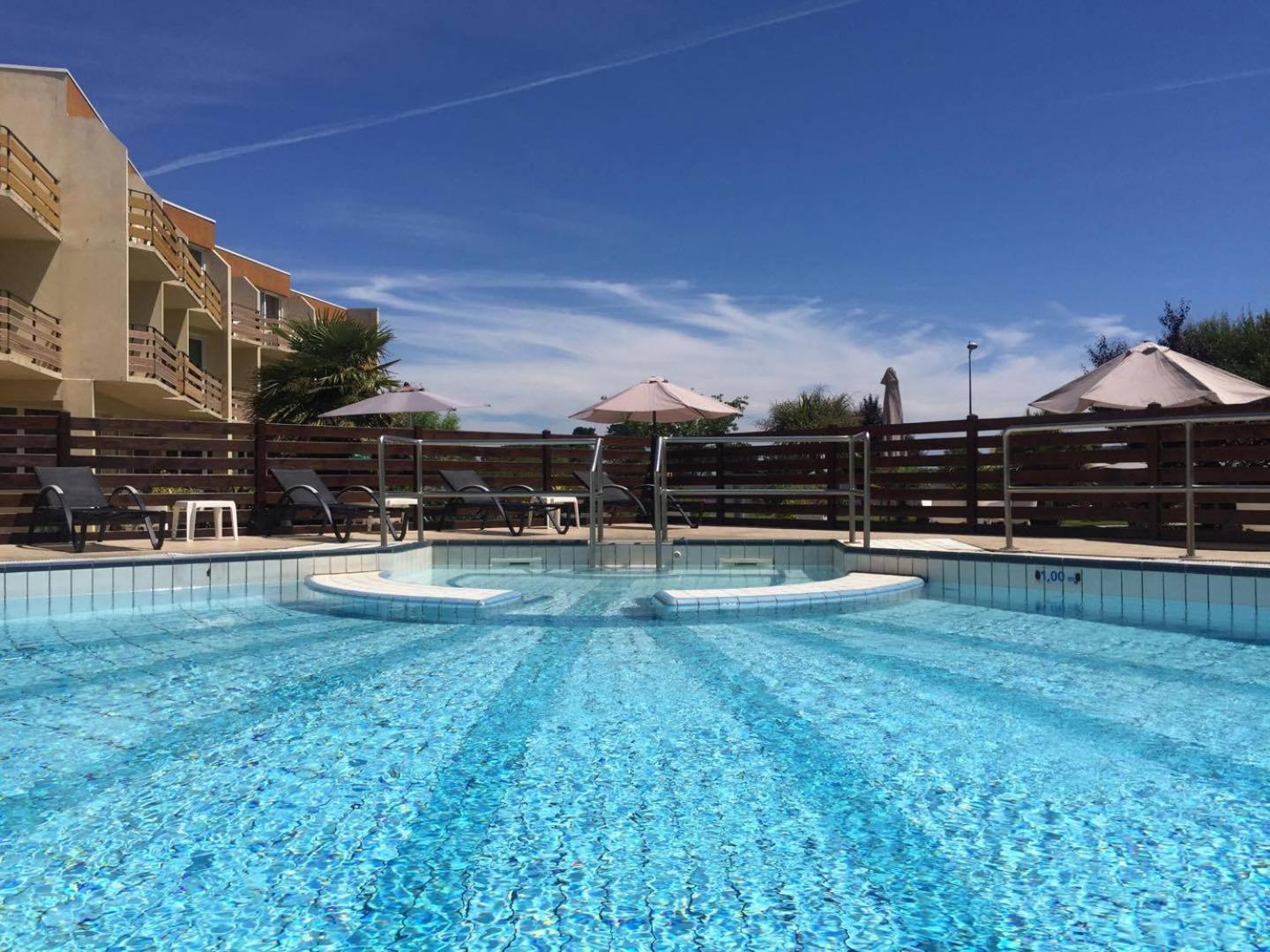 פואסננט Hotel De La Pointe De Mousterlin מראה חיצוני תמונה